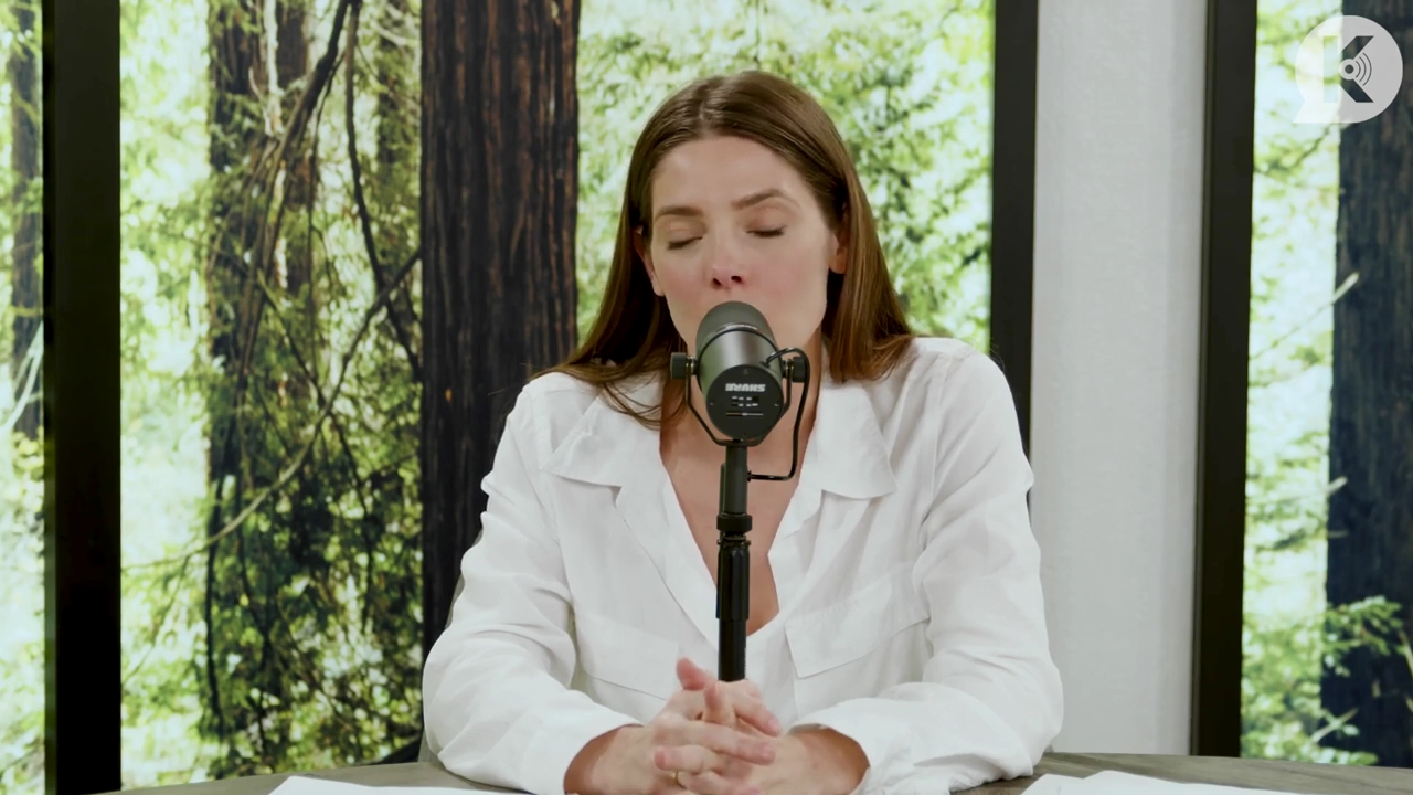 Ashley-Greene-dot-nl_TheTwilightEffect-Episode1TwilightRewatch-Part1of31146.jpg Ashley-Greene-dot-nl_TheTwilightEffect-Episode1TwilightRewatch-Part1of31146.jpg