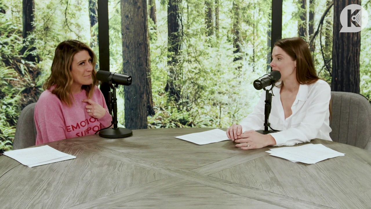 Ashley-Greene-dot-nl_TheTwilightEffect-Episode1TwilightRewatch-Part1of31180.jpg