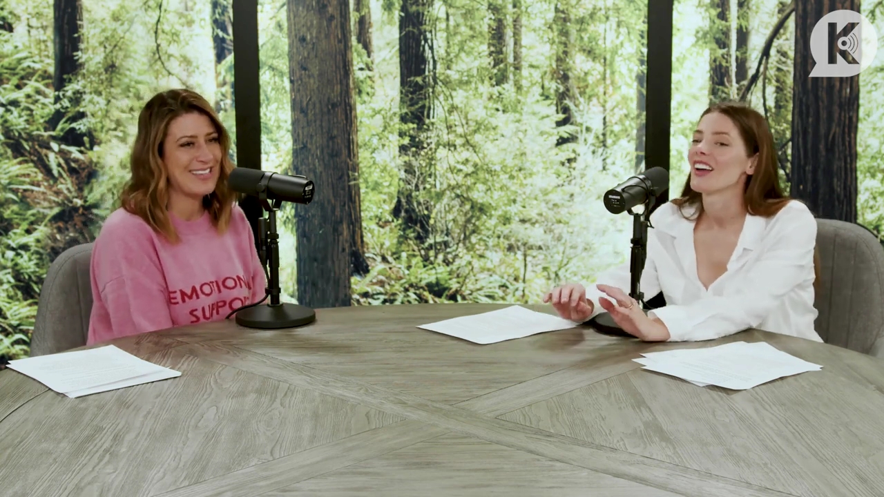 Ashley-Greene-dot-nl_TheTwilightEffect-Episode1TwilightRewatch-Part1of31184.jpg