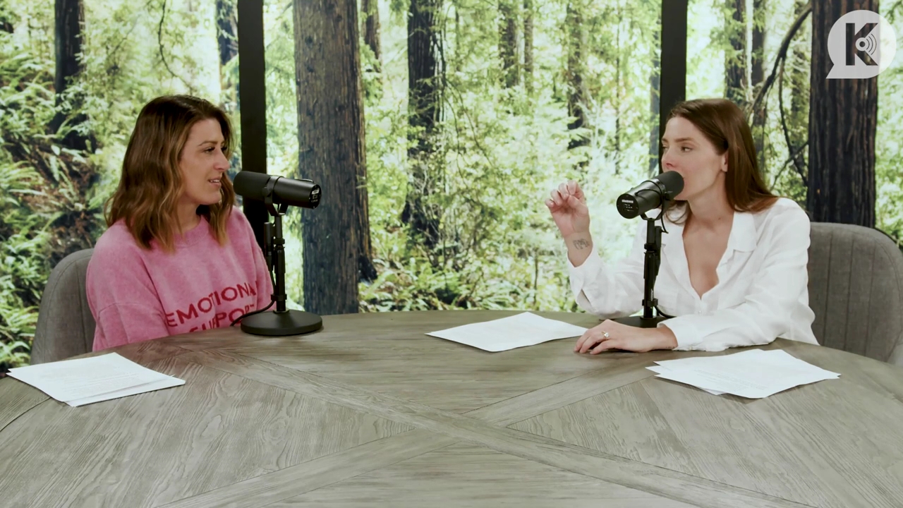 Ashley-Greene-dot-nl_TheTwilightEffect-Episode1TwilightRewatch-Part1of31189.jpg