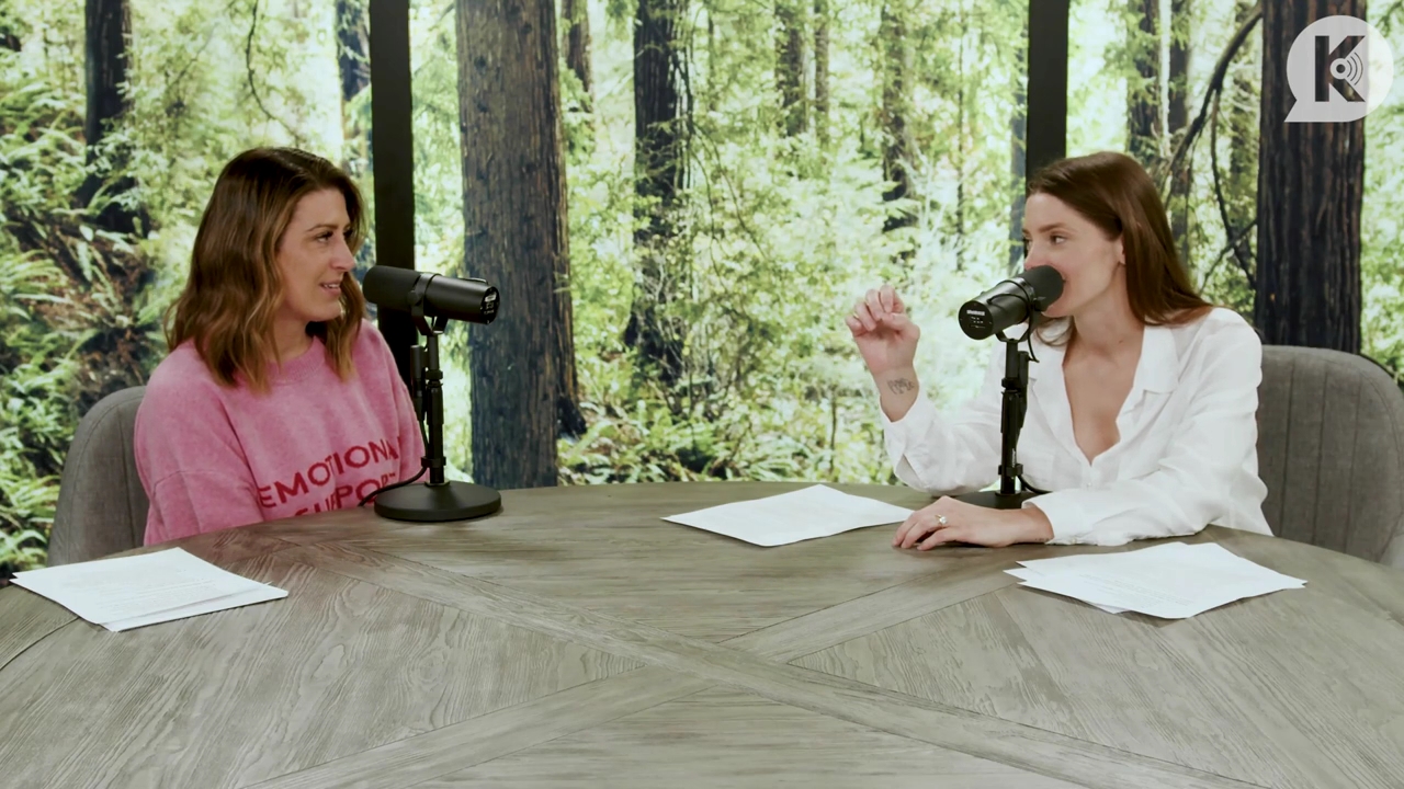 Ashley-Greene-dot-nl_TheTwilightEffect-Episode1TwilightRewatch-Part1of31190.jpg