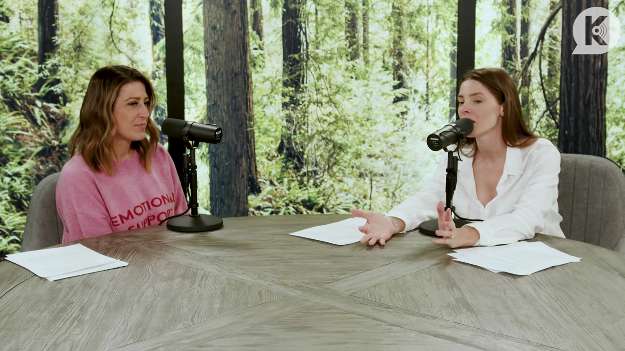 Ashley-Greene-dot-nl_TheTwilightEffect-Episode1TwilightRewatch-Part1of31221.jpg Ashley-Greene-dot-nl_TheTwilightEffect-Episode1TwilightRewatch-Part1of31221.jpg