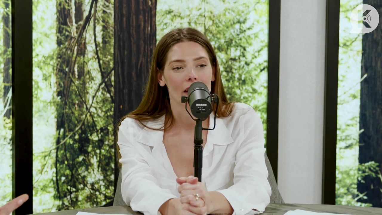 Ashley-Greene-dot-nl_TheTwilightEffect-Episode1TwilightRewatch-Part1of31246.jpg Ashley-Greene-dot-nl_TheTwilightEffect-Episode1TwilightRewatch-Part1of31246.jpg