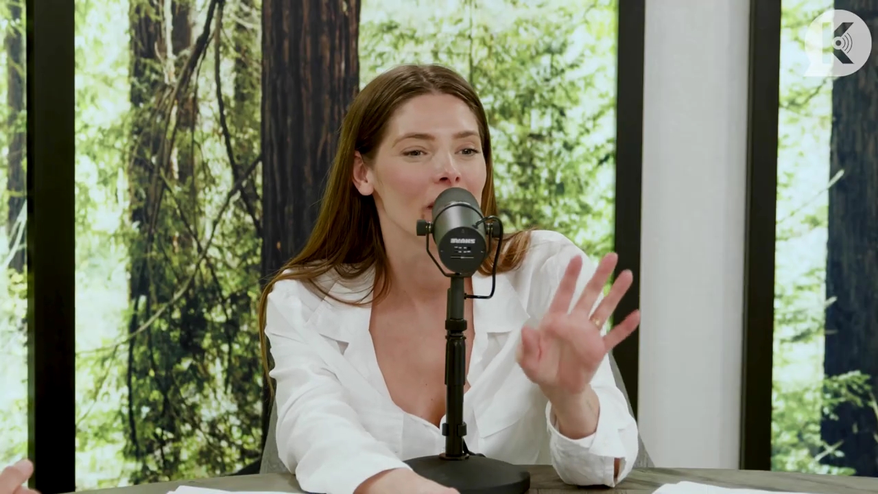 Ashley-Greene-dot-nl_TheTwilightEffect-Episode1TwilightRewatch-Part1of31278.jpg Ashley-Greene-dot-nl_TheTwilightEffect-Episode1TwilightRewatch-Part1of31278.jpg