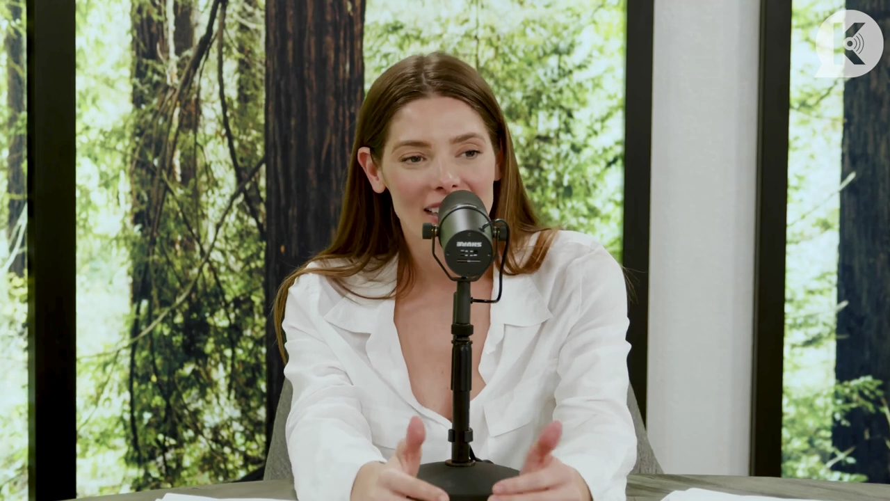 Ashley-Greene-dot-nl_TheTwilightEffect-Episode1TwilightRewatch-Part1of31333.jpg Ashley-Greene-dot-nl_TheTwilightEffect-Episode1TwilightRewatch-Part1of31333.jpg