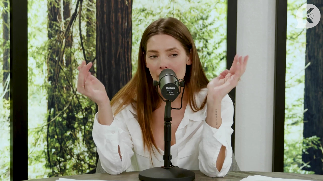 Ashley-Greene-dot-nl_TheTwilightEffect-Episode1TwilightRewatch-Part1of31451.jpg Ashley-Greene-dot-nl_TheTwilightEffect-Episode1TwilightRewatch-Part1of31451.jpg