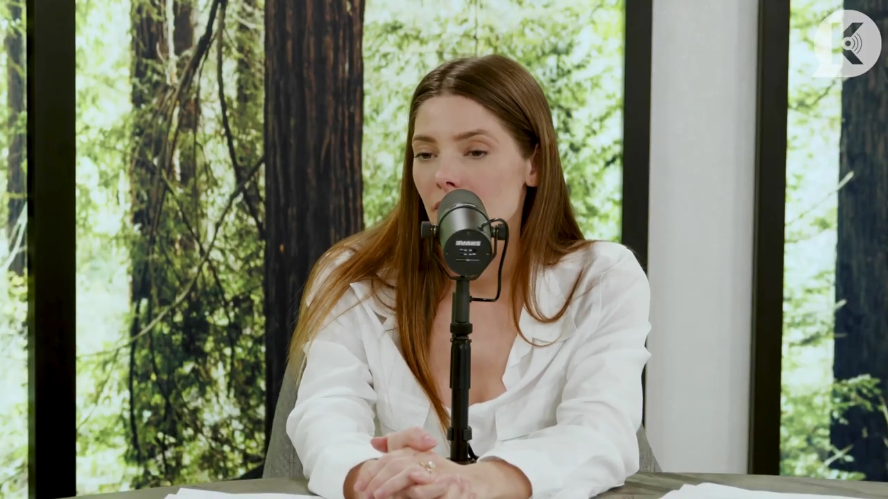 Ashley-Greene-dot-nl_TheTwilightEffect-Episode1TwilightRewatch-Part1of31552.jpg Ashley-Greene-dot-nl_TheTwilightEffect-Episode1TwilightRewatch-Part1of31552.jpg