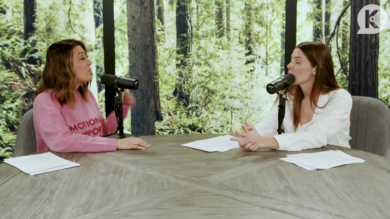 Ashley-Greene-dot-nl_TheTwilightEffect-Episode1TwilightRewatch-Part1of31557.jpg