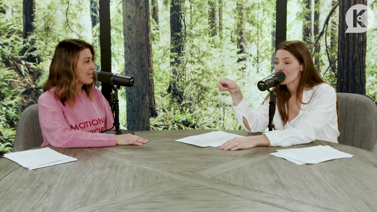 Ashley-Greene-dot-nl_TheTwilightEffect-Episode1TwilightRewatch-Part1of31569.jpg