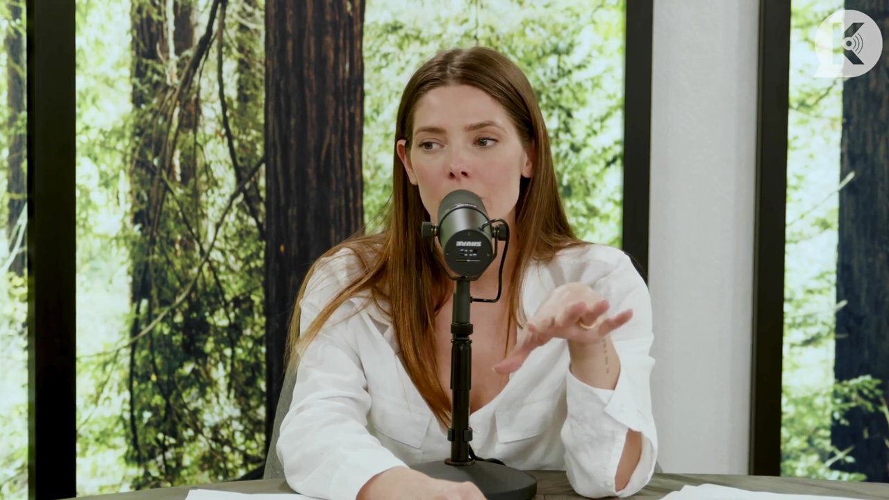 Ashley-Greene-dot-nl_TheTwilightEffect-Episode1TwilightRewatch-Part1of31594.jpg Ashley-Greene-dot-nl_TheTwilightEffect-Episode1TwilightRewatch-Part1of31594.jpg