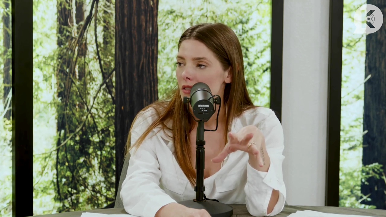 Ashley-Greene-dot-nl_TheTwilightEffect-Episode1TwilightRewatch-Part1of31596.jpg Ashley-Greene-dot-nl_TheTwilightEffect-Episode1TwilightRewatch-Part1of31596.jpg