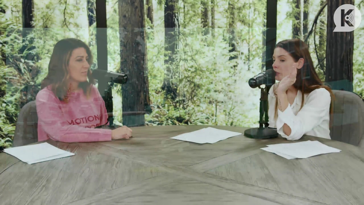 Ashley-Greene-dot-nl_TheTwilightEffect-Episode1TwilightRewatch-Part1of31684.jpg