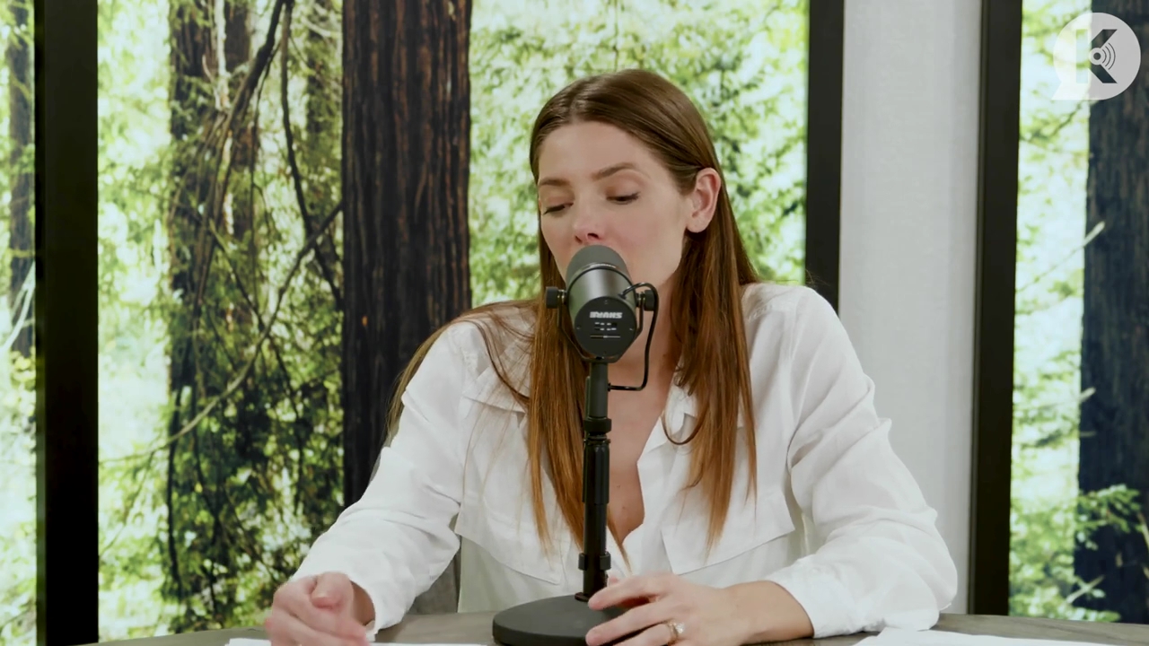 Ashley-Greene-dot-nl_TheTwilightEffect-Episode1TwilightRewatch-Part1of31711.jpg Ashley-Greene-dot-nl_TheTwilightEffect-Episode1TwilightRewatch-Part1of31711.jpg