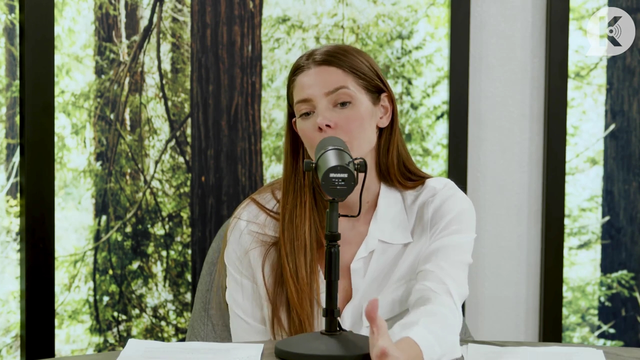 Ashley-Greene-dot-nl_TheTwilightEffect-Episode1TwilightRewatch-Part1of31934.jpg Ashley-Greene-dot-nl_TheTwilightEffect-Episode1TwilightRewatch-Part1of31934.jpg