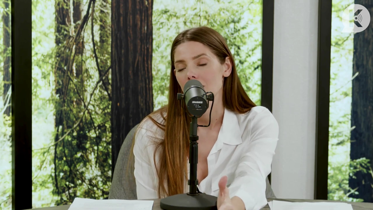 Ashley-Greene-dot-nl_TheTwilightEffect-Episode1TwilightRewatch-Part1of31935.jpg Ashley-Greene-dot-nl_TheTwilightEffect-Episode1TwilightRewatch-Part1of31935.jpg