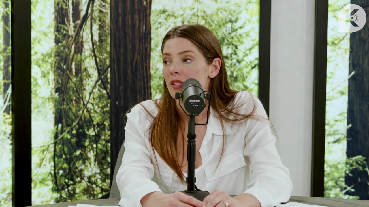 Ashley-Greene-dot-nl_TheTwilightEffect-Episode1TwilightRewatch-Part1of31963.jpg Ashley-Greene-dot-nl_TheTwilightEffect-Episode1TwilightRewatch-Part1of31963.jpg