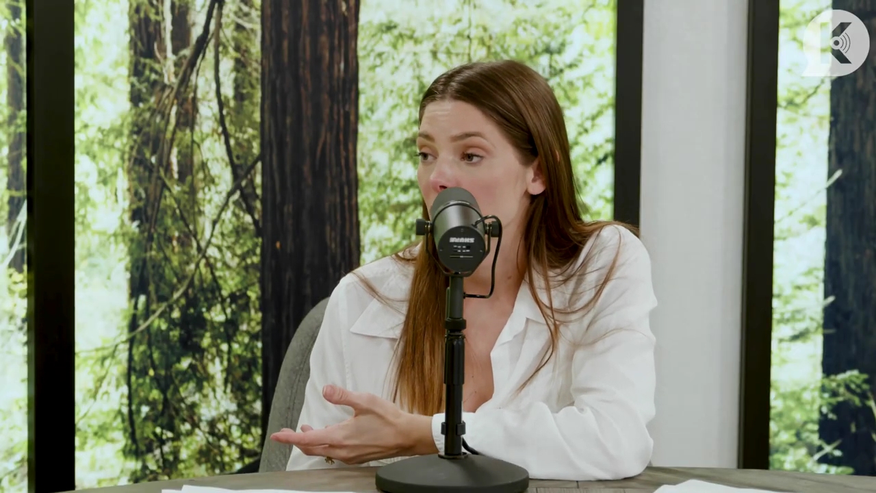 Ashley-Greene-dot-nl_TheTwilightEffect-Episode1TwilightRewatch-Part1of32044.jpg Ashley-Greene-dot-nl_TheTwilightEffect-Episode1TwilightRewatch-Part1of32044.jpg