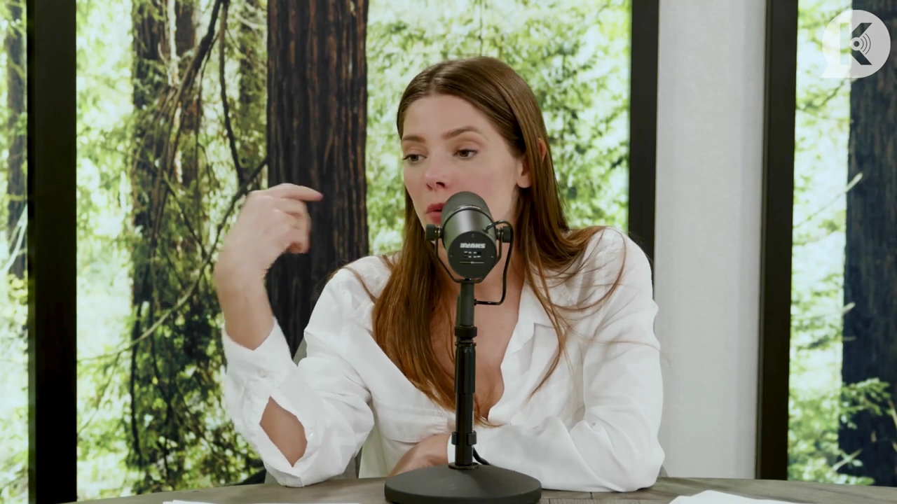 Ashley-Greene-dot-nl_TheTwilightEffect-Episode1TwilightRewatch-Part1of32085.jpg Ashley-Greene-dot-nl_TheTwilightEffect-Episode1TwilightRewatch-Part1of32085.jpg