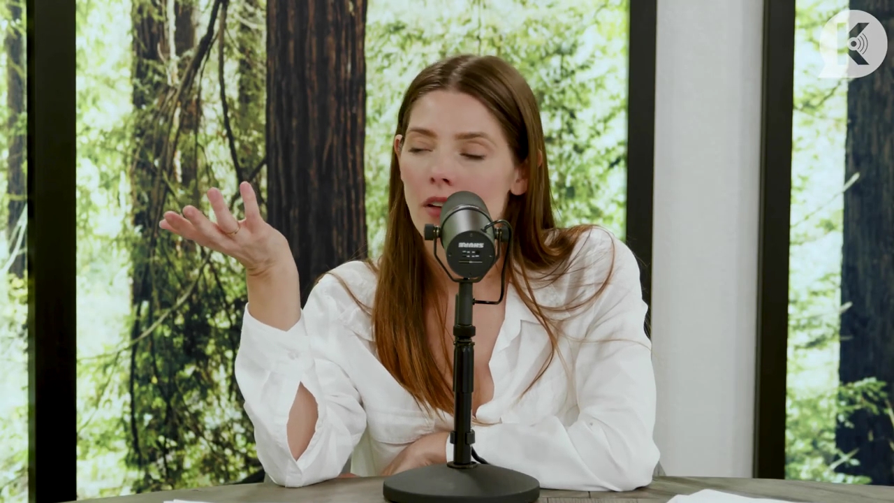 Ashley-Greene-dot-nl_TheTwilightEffect-Episode1TwilightRewatch-Part1of32112.jpg Ashley-Greene-dot-nl_TheTwilightEffect-Episode1TwilightRewatch-Part1of32112.jpg