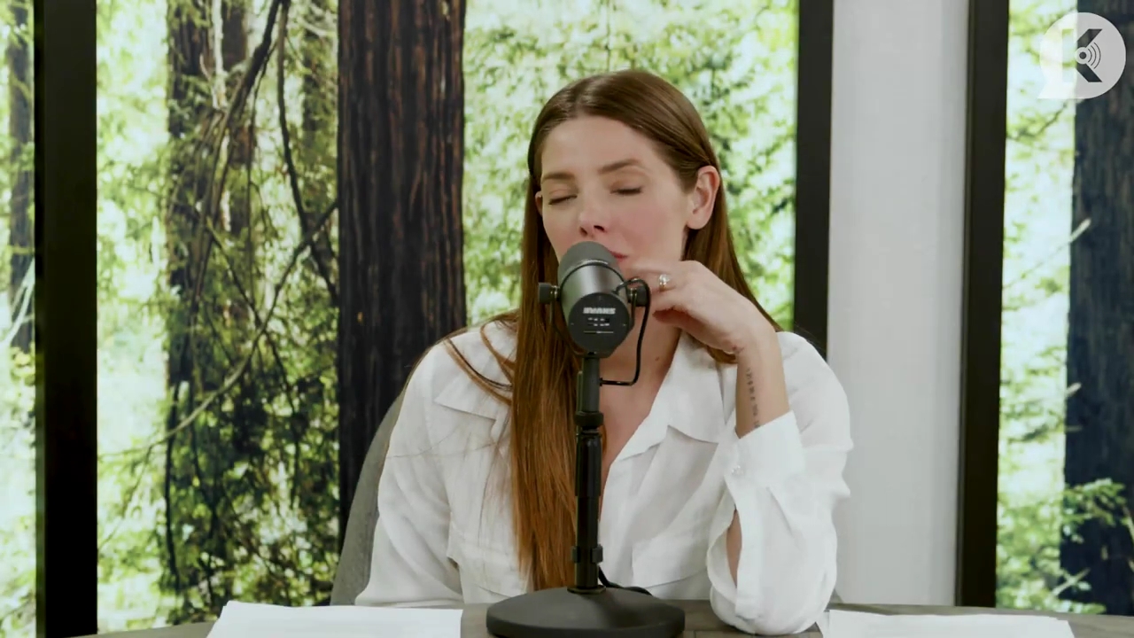 Ashley-Greene-dot-nl_TheTwilightEffect-Episode1TwilightRewatch-Part1of32292.jpg Ashley-Greene-dot-nl_TheTwilightEffect-Episode1TwilightRewatch-Part1of32292.jpg