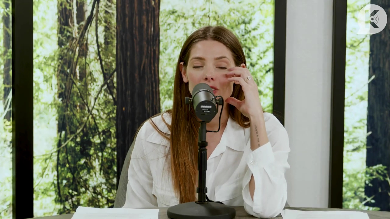 Ashley-Greene-dot-nl_TheTwilightEffect-Episode1TwilightRewatch-Part1of32298.jpg Ashley-Greene-dot-nl_TheTwilightEffect-Episode1TwilightRewatch-Part1of32298.jpg