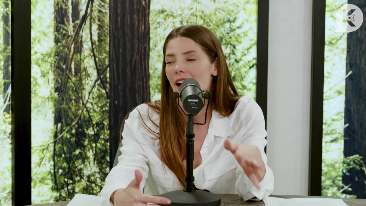 Ashley-Greene-dot-nl_TheTwilightEffect-Episode1TwilightRewatch-Part1of32360.jpg Ashley-Greene-dot-nl_TheTwilightEffect-Episode1TwilightRewatch-Part1of32360.jpg