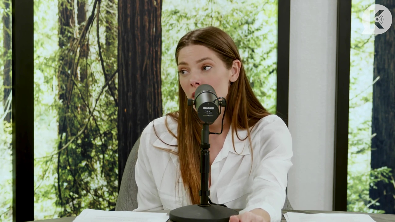 Ashley-Greene-dot-nl_TheTwilightEffect-Episode1TwilightRewatch-Part1of32385.jpg Ashley-Greene-dot-nl_TheTwilightEffect-Episode1TwilightRewatch-Part1of32385.jpg