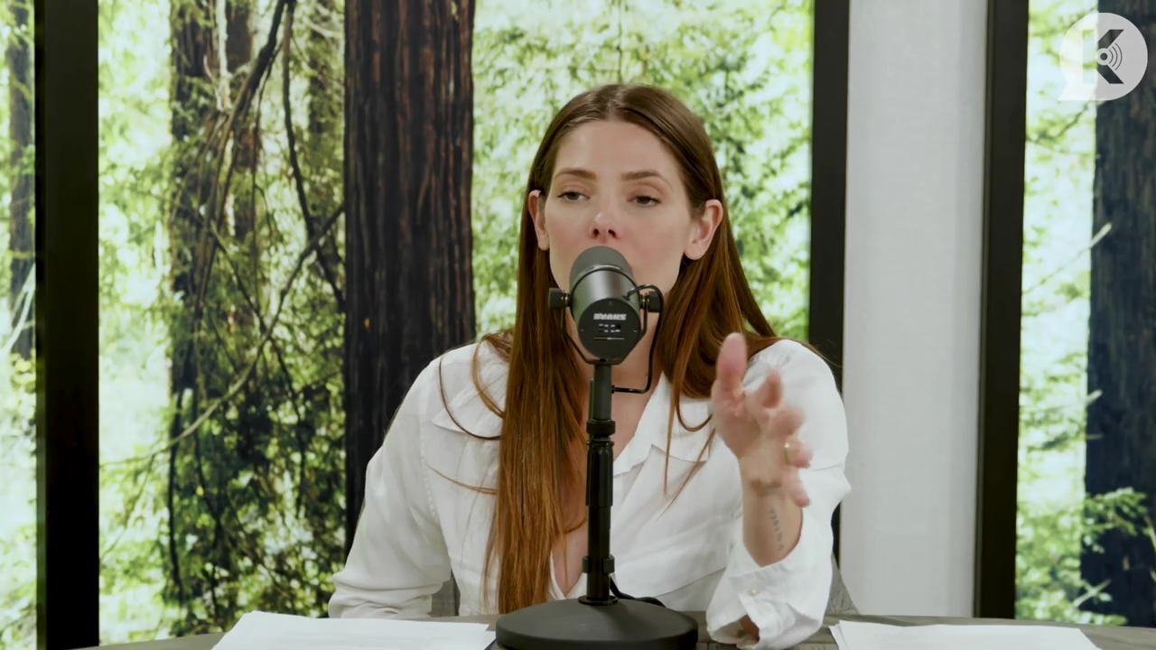 Ashley-Greene-dot-nl_TheTwilightEffect-Episode1TwilightRewatch-Part1of32438.jpg Ashley-Greene-dot-nl_TheTwilightEffect-Episode1TwilightRewatch-Part1of32438.jpg