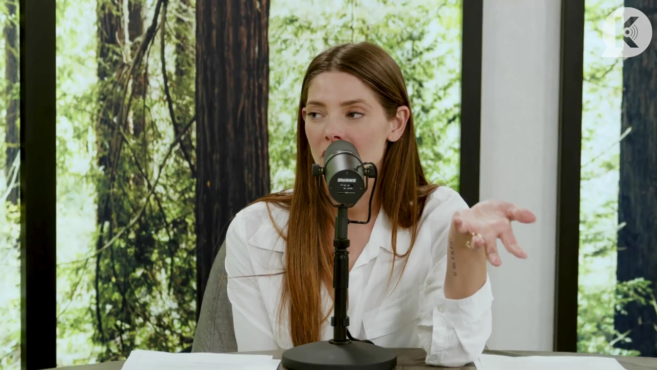 Ashley-Greene-dot-nl_TheTwilightEffect-Episode1TwilightRewatch-Part1of32621.jpg Ashley-Greene-dot-nl_TheTwilightEffect-Episode1TwilightRewatch-Part1of32621.jpg