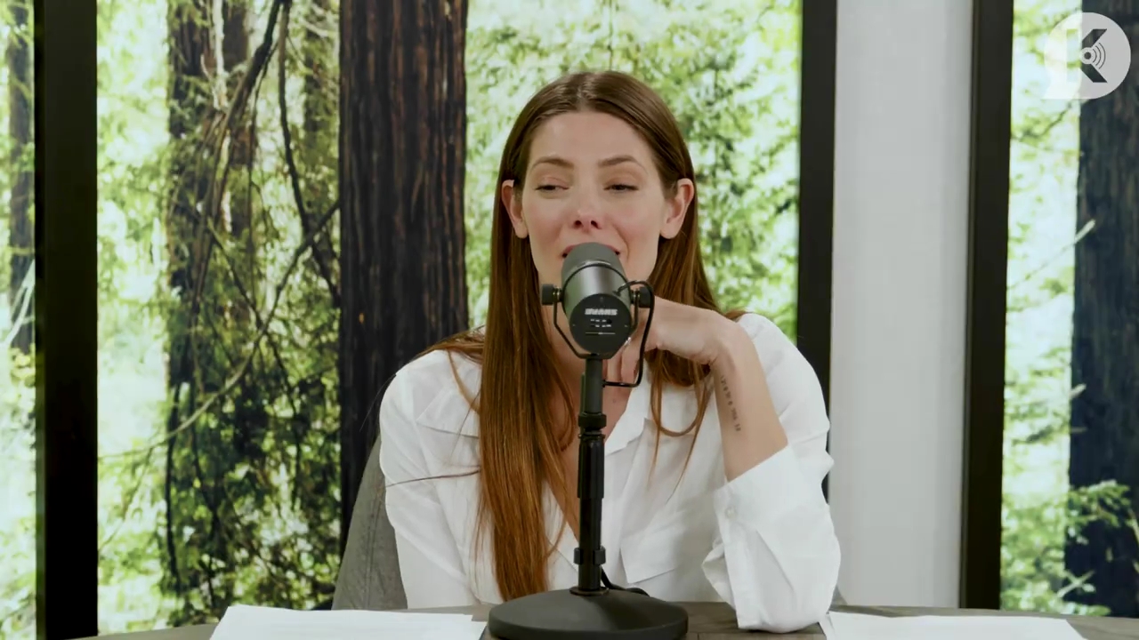 Ashley-Greene-dot-nl_TheTwilightEffect-Episode1TwilightRewatch-Part1of32628.jpg Ashley-Greene-dot-nl_TheTwilightEffect-Episode1TwilightRewatch-Part1of32628.jpg