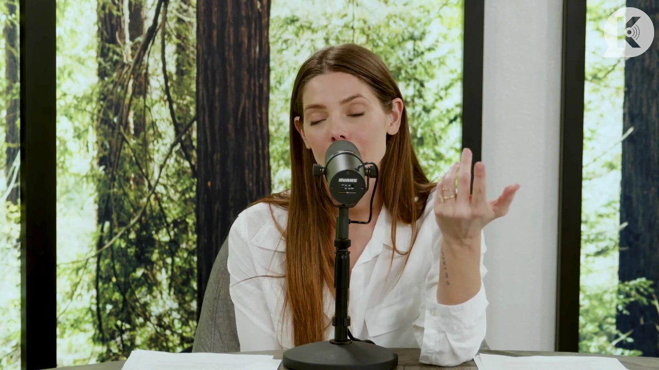 Ashley-Greene-dot-nl_TheTwilightEffect-Episode1TwilightRewatch-Part1of32644.jpg Ashley-Greene-dot-nl_TheTwilightEffect-Episode1TwilightRewatch-Part1of32644.jpg