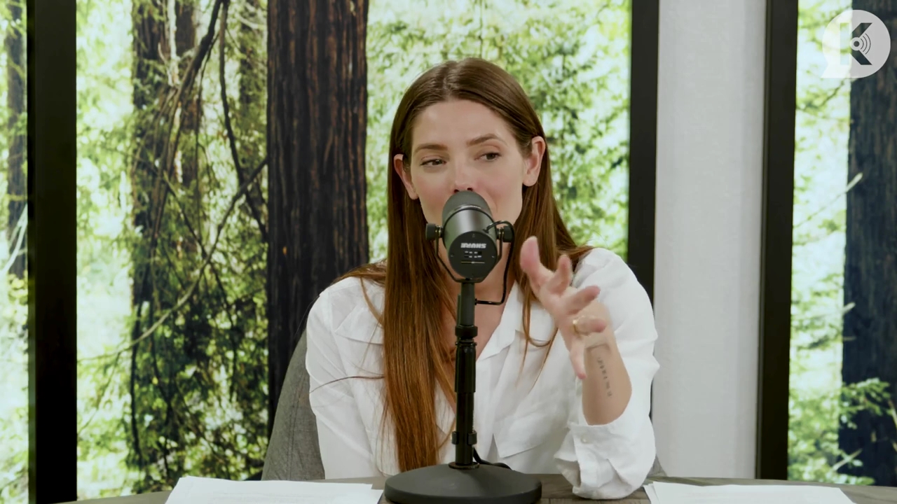 Ashley-Greene-dot-nl_TheTwilightEffect-Episode1TwilightRewatch-Part1of32647.jpg Ashley-Greene-dot-nl_TheTwilightEffect-Episode1TwilightRewatch-Part1of32647.jpg