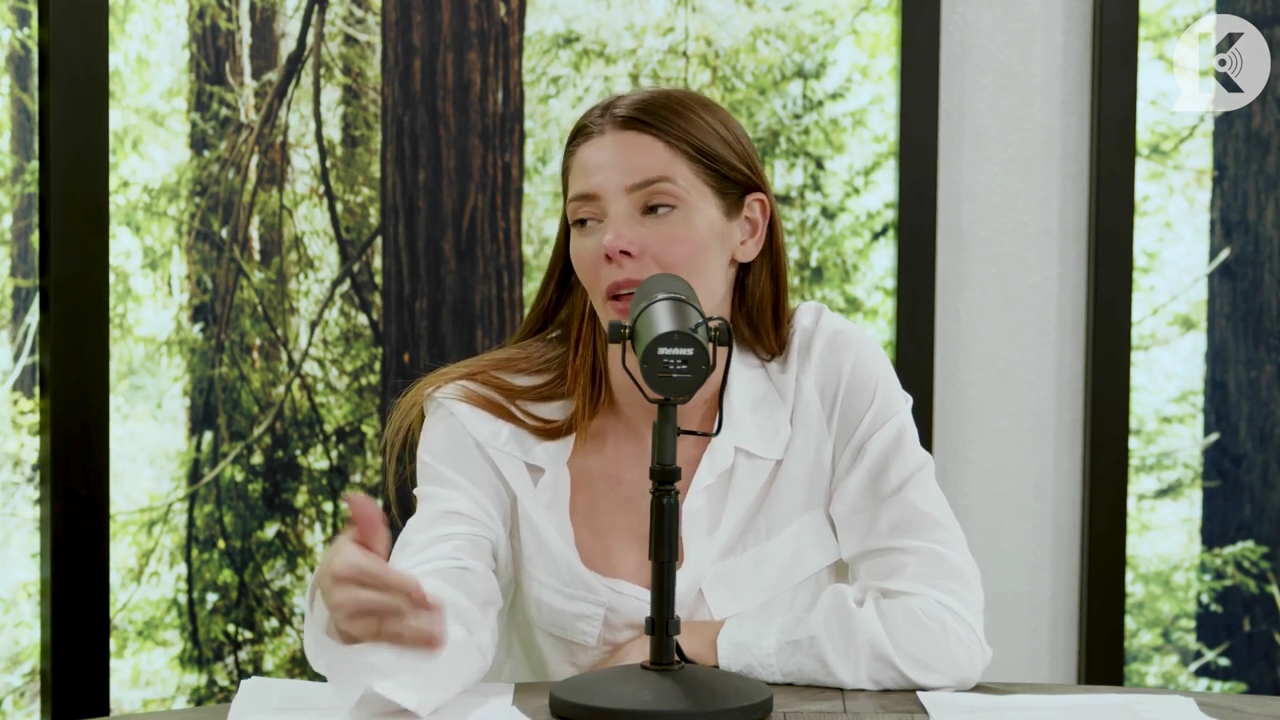 Ashley-Greene-dot-nl_TheTwilightEffect-Episode1TwilightRewatch-Part1of32737.jpg Ashley-Greene-dot-nl_TheTwilightEffect-Episode1TwilightRewatch-Part1of32737.jpg