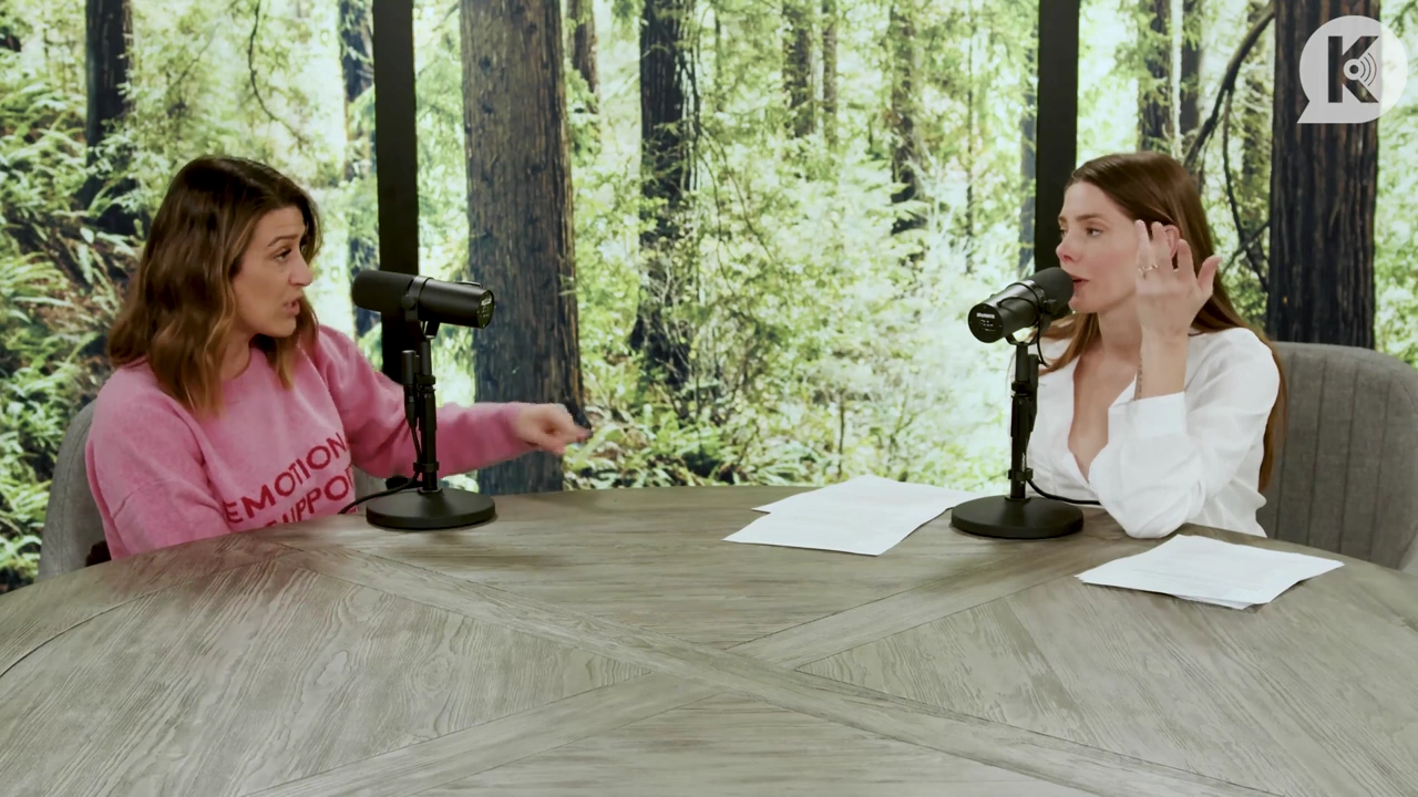 Ashley-Greene-dot-nl_TheTwilightEffect-Episode1TwilightRewatch-Part1of32754.jpg Ashley-Greene-dot-nl_TheTwilightEffect-Episode1TwilightRewatch-Part1of32754.jpg