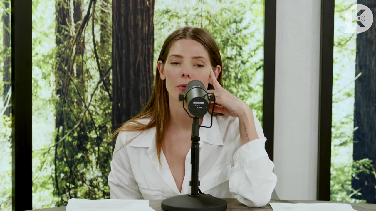 Ashley-Greene-dot-nl_TheTwilightEffect-Episode1TwilightRewatch-Part1of32776.jpg Ashley-Greene-dot-nl_TheTwilightEffect-Episode1TwilightRewatch-Part1of32776.jpg