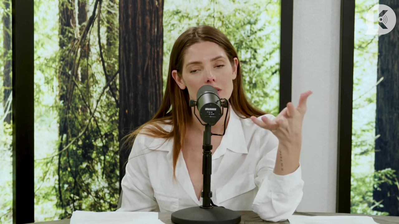 Ashley-Greene-dot-nl_TheTwilightEffect-Episode1TwilightRewatch-Part1of32780.jpg Ashley-Greene-dot-nl_TheTwilightEffect-Episode1TwilightRewatch-Part1of32780.jpg