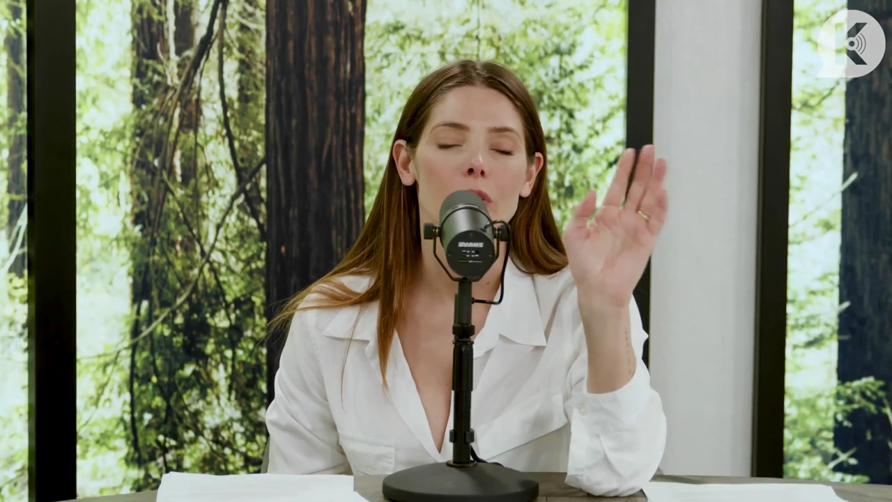 Ashley-Greene-dot-nl_TheTwilightEffect-Episode1TwilightRewatch-Part1of32796.jpg Ashley-Greene-dot-nl_TheTwilightEffect-Episode1TwilightRewatch-Part1of32796.jpg