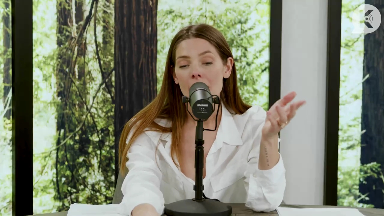 Ashley-Greene-dot-nl_TheTwilightEffect-Episode1TwilightRewatch-Part1of32890.jpg Ashley-Greene-dot-nl_TheTwilightEffect-Episode1TwilightRewatch-Part1of32890.jpg