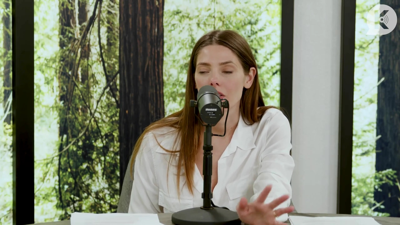 Ashley-Greene-dot-nl_TheTwilightEffect-Episode1TwilightRewatch-Part1of32988.jpg Ashley-Greene-dot-nl_TheTwilightEffect-Episode1TwilightRewatch-Part1of32988.jpg