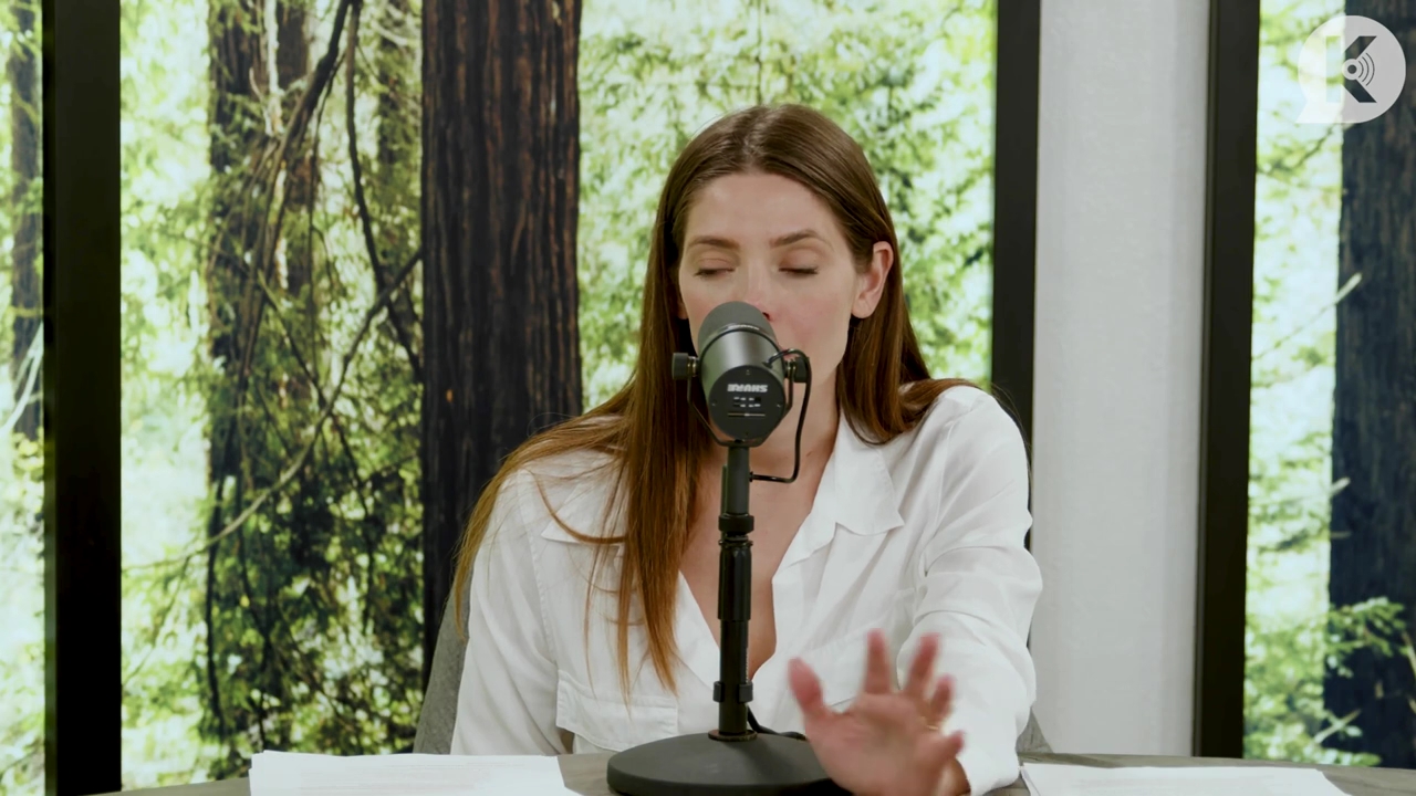 Ashley-Greene-dot-nl_TheTwilightEffect-Episode1TwilightRewatch-Part1of32994.jpg Ashley-Greene-dot-nl_TheTwilightEffect-Episode1TwilightRewatch-Part1of32994.jpg