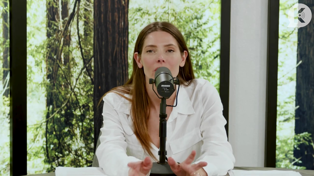 Ashley-Greene-dot-nl_TheTwilightEffect-Episode1TwilightRewatch-Part1of33016.jpg Ashley-Greene-dot-nl_TheTwilightEffect-Episode1TwilightRewatch-Part1of33016.jpg