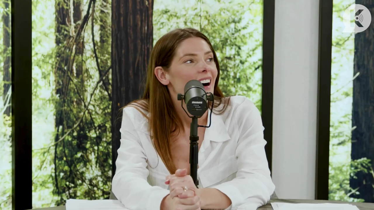 Ashley-Greene-dot-nl_TheTwilightEffect-Episode1TwilightRewatch-Part1of33125.jpg Ashley-Greene-dot-nl_TheTwilightEffect-Episode1TwilightRewatch-Part1of33125.jpg