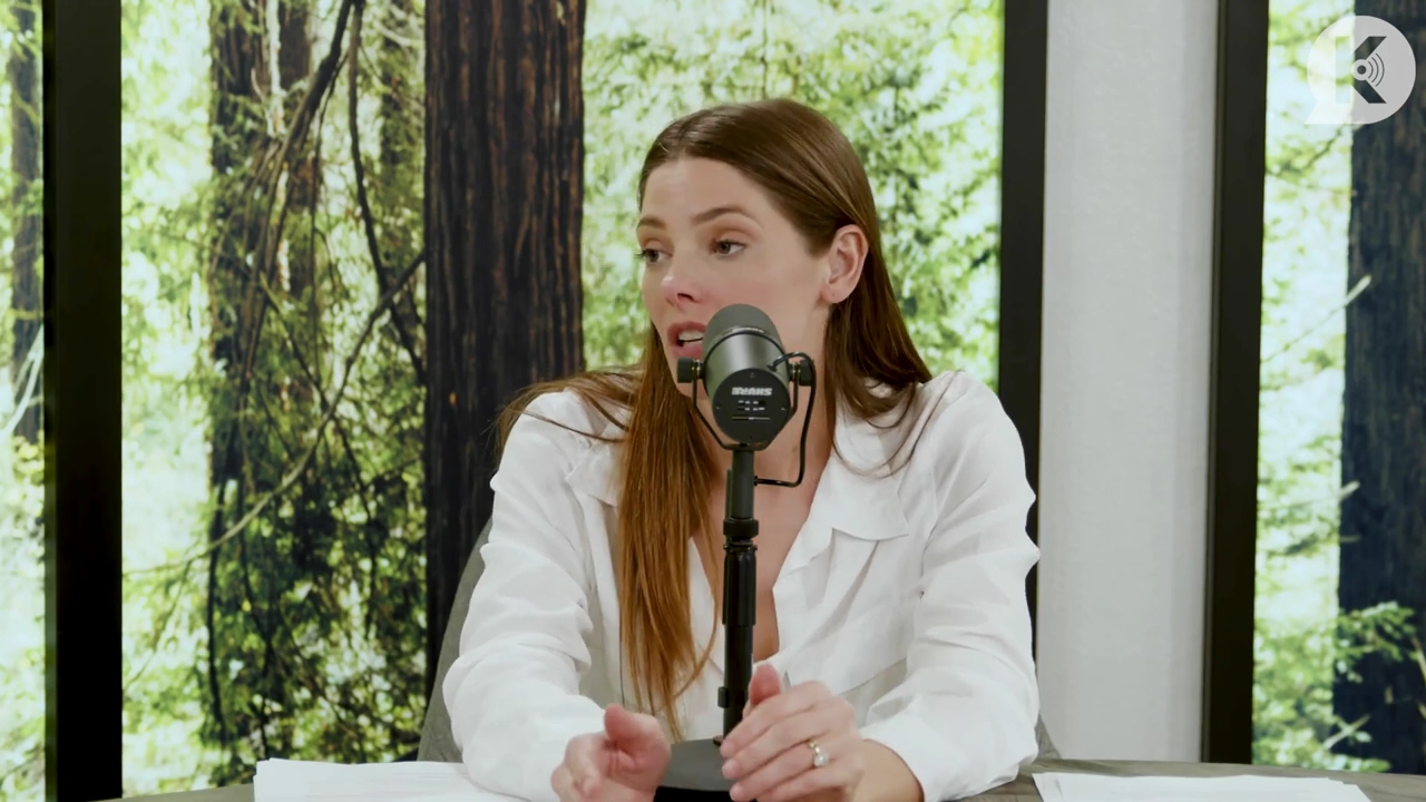 Ashley-Greene-dot-nl_TheTwilightEffect-Episode1TwilightRewatch-Part1of33257.jpg Ashley-Greene-dot-nl_TheTwilightEffect-Episode1TwilightRewatch-Part1of33257.jpg