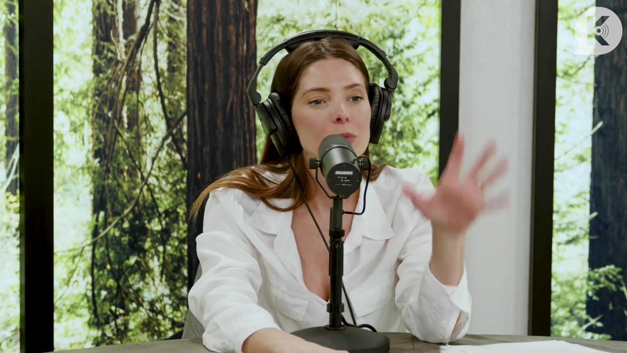 Ashley-Greene-dot-nl_TheTwilightEffect-Episode1TwilightRewatch-Part1of33336.jpg Ashley-Greene-dot-nl_TheTwilightEffect-Episode1TwilightRewatch-Part1of33336.jpg