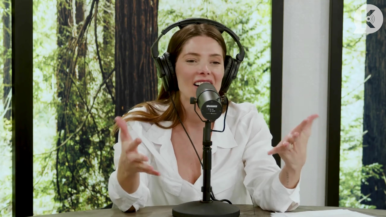 Ashley-Greene-dot-nl_TheTwilightEffect-Episode1TwilightRewatch-Part1of33344.jpg Ashley-Greene-dot-nl_TheTwilightEffect-Episode1TwilightRewatch-Part1of33344.jpg