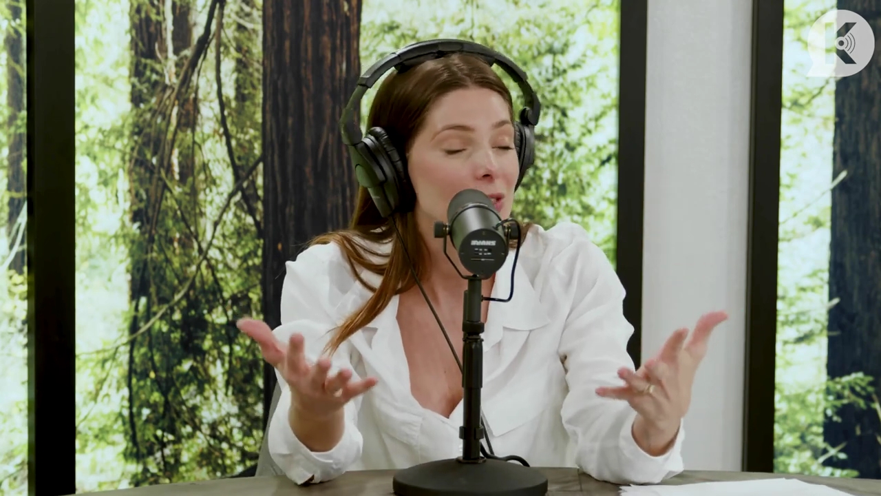 Ashley-Greene-dot-nl_TheTwilightEffect-Episode1TwilightRewatch-Part1of33359.jpg Ashley-Greene-dot-nl_TheTwilightEffect-Episode1TwilightRewatch-Part1of33359.jpg