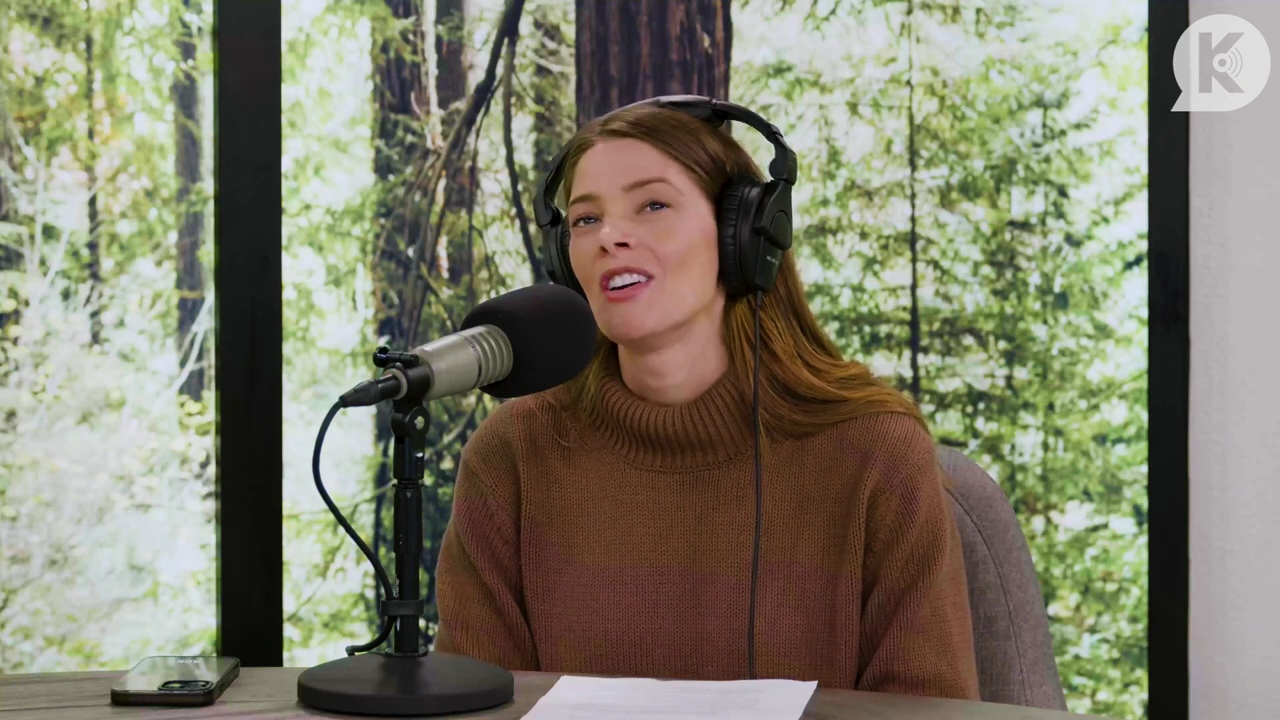 Ashley-Greene-dot-nl_TheTwilightEffectPostcast-Aflevering10MichaelSheen0035.jpg Ashley-Greene-dot-nl_TheTwilightEffectPostcast-Aflevering10MichaelSheen0035.jpg