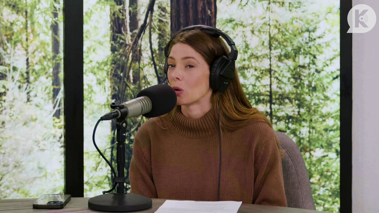 Ashley-Greene-dot-nl_TheTwilightEffectPostcast-Aflevering10MichaelSheen0108.jpg Ashley-Greene-dot-nl_TheTwilightEffectPostcast-Aflevering10MichaelSheen0108.jpg