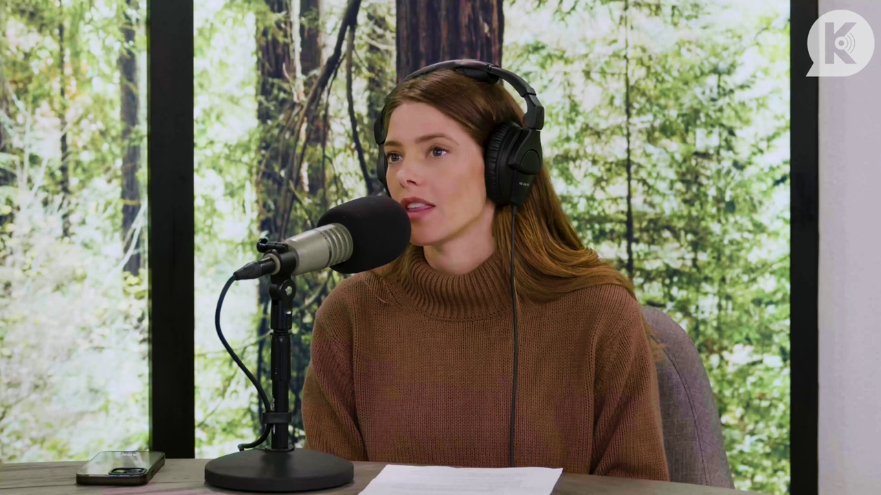 Ashley-Greene-dot-nl_TheTwilightEffectPostcast-Aflevering10MichaelSheen0112.jpg Ashley-Greene-dot-nl_TheTwilightEffectPostcast-Aflevering10MichaelSheen0112.jpg