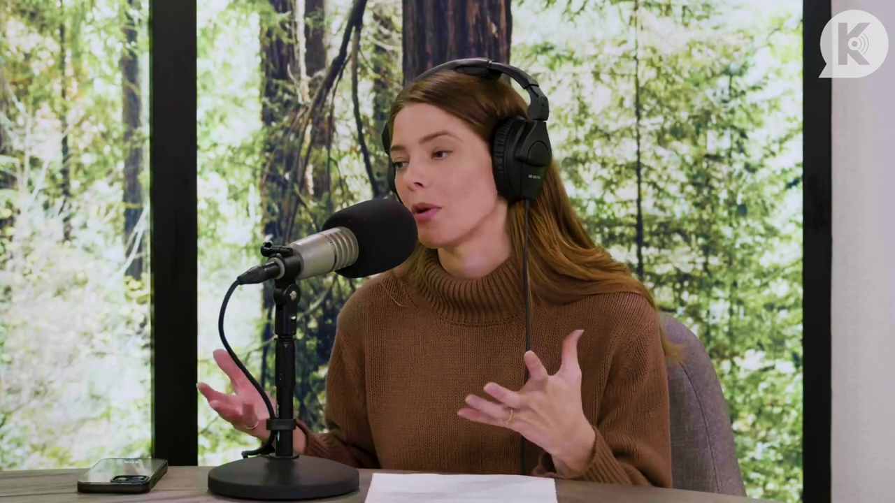 Ashley-Greene-dot-nl_TheTwilightEffectPostcast-Aflevering10MichaelSheen0129.jpg Ashley-Greene-dot-nl_TheTwilightEffectPostcast-Aflevering10MichaelSheen0129.jpg